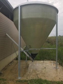 GFK-Kleinsilo - GFK - Kompaktsilo - Polyesteraußensilo GFK-Kleinsilo - GFK - Kompaktsilo - Polyesteraußensilo